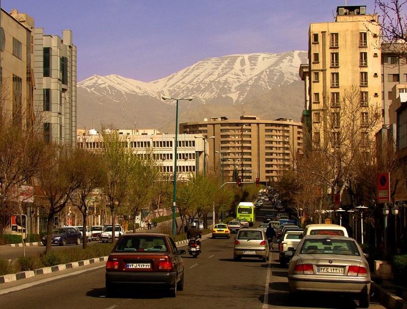 نصب داربست در خیابان شیراز